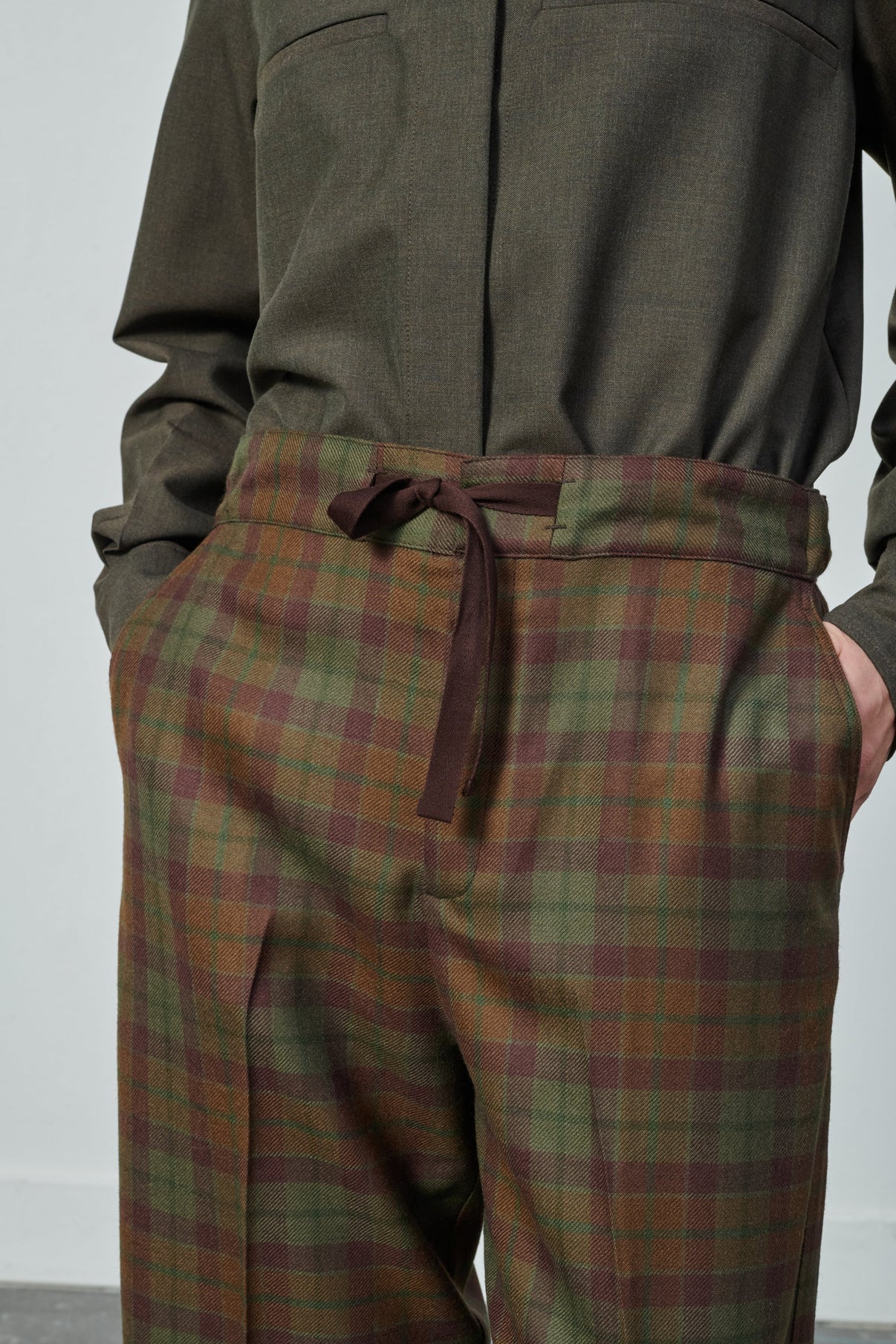 SARAJEVO TROUSERS vue 3
